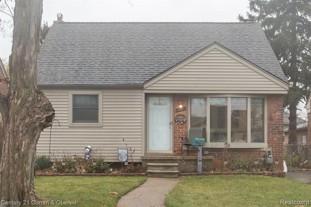 10044 Ruth Avenue Allen Park, MI 48101 - Photo 1 of 17