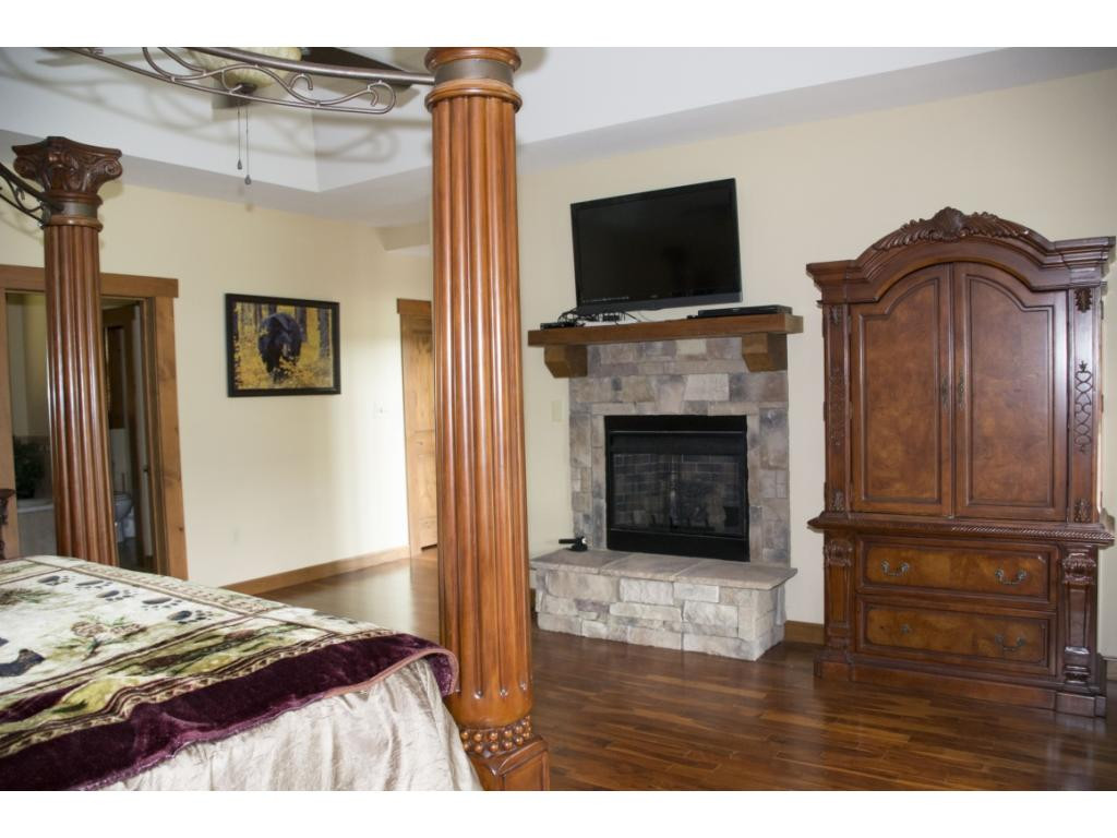 1293 Sugar Grove Church Road Butler, TN 37640 - Photo 20 of 36 master bedroom
