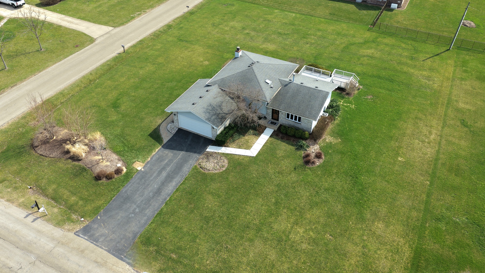 300 West Woodlawn Road New Lenox, IL 60451 - Photo 2 of 23