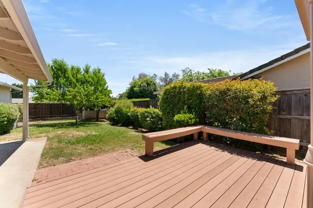 a view of a back yard of the house