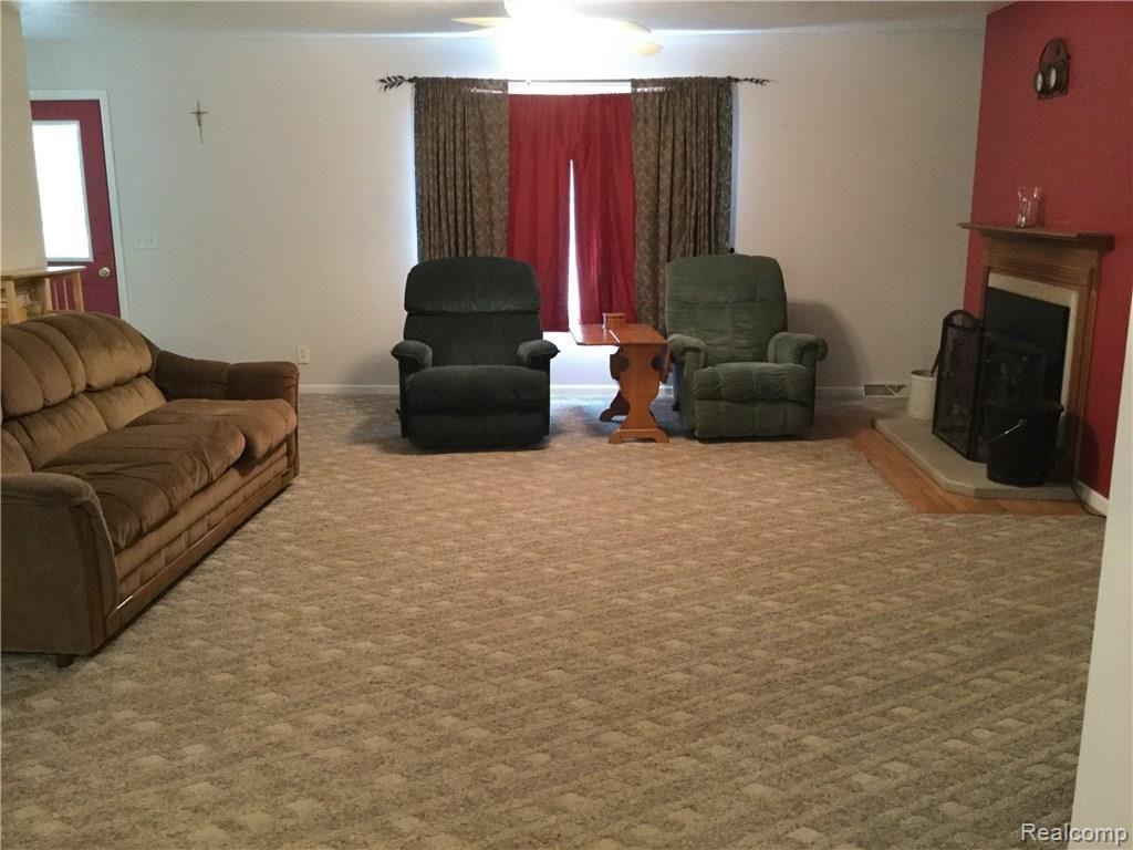 4711 Martin Road Capac, MI 48014 - Photo 11 of 29 Living room