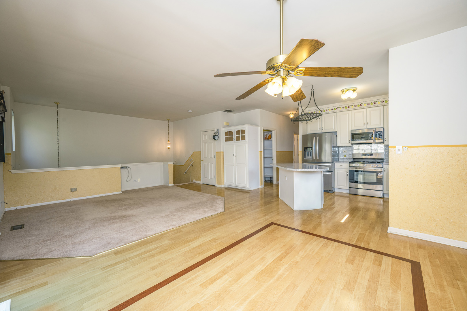 621 West Natalie Lane Addison, IL 60101 - Photo 4 of 14