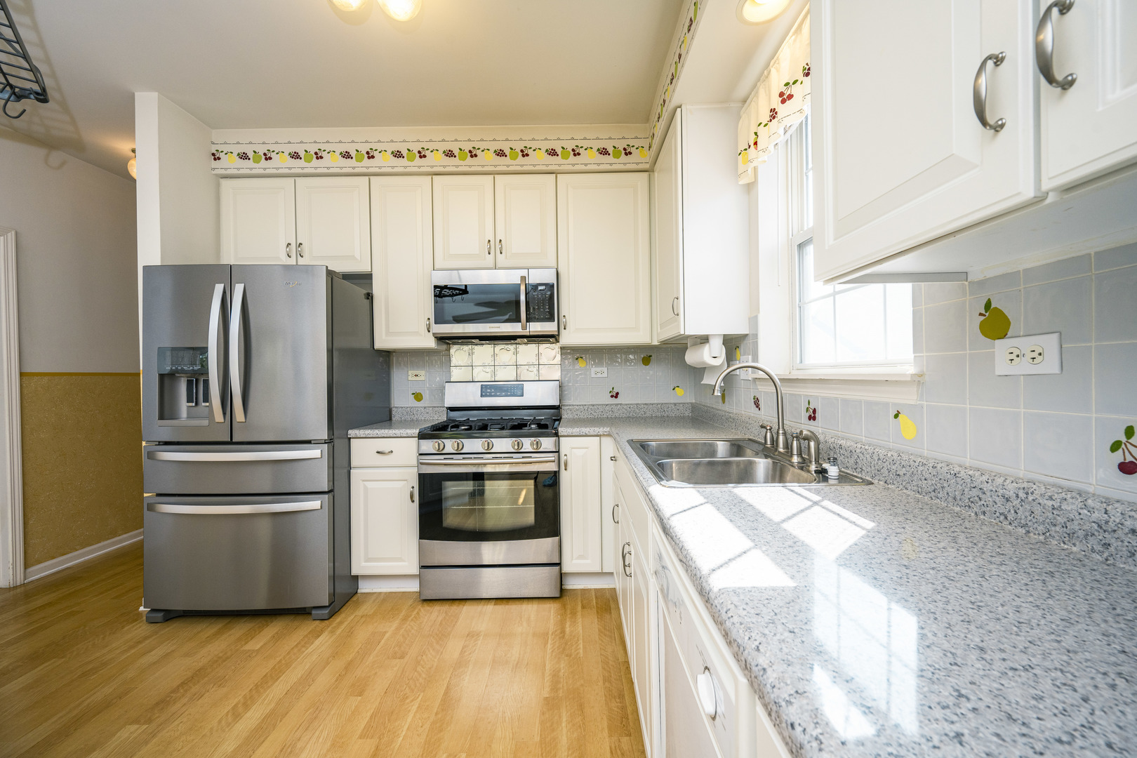 621 West Natalie Lane Addison, IL 60101 - Photo 5 of 14