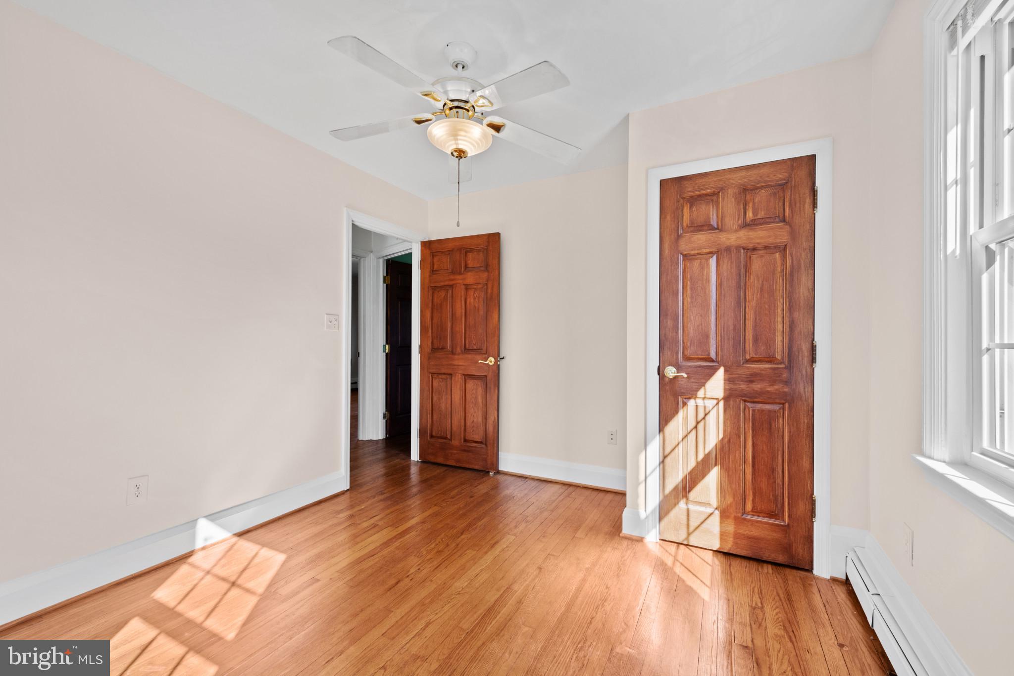 17 Cedarwood Road Baltimore, MD 21228 - Photo 18 of 40 Primary bedroom