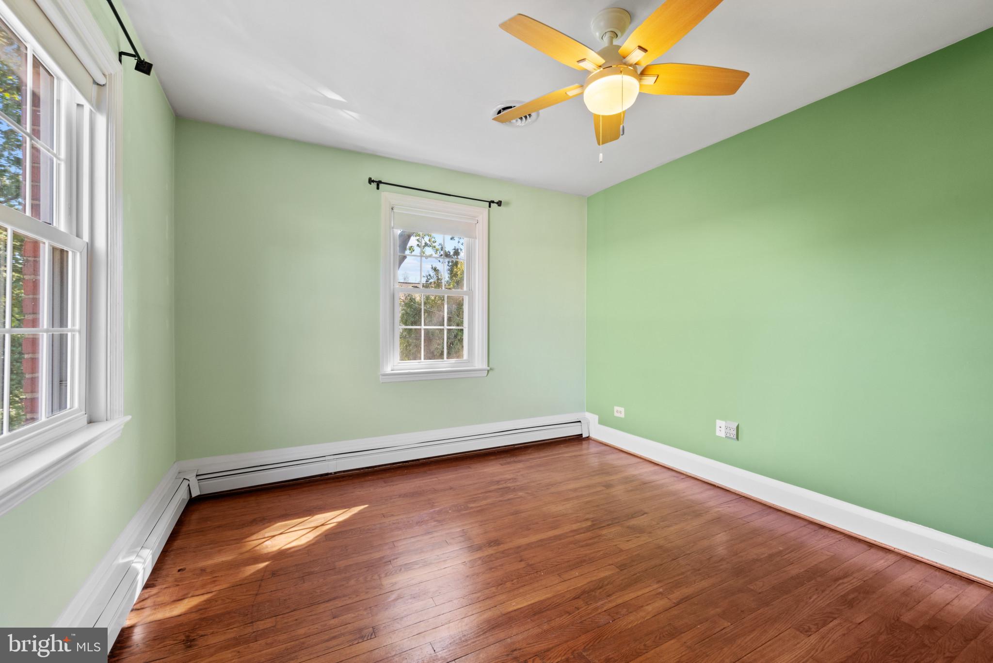 17 Cedarwood Road Baltimore, MD 21228 - Photo 21 of 40 Second bedroom