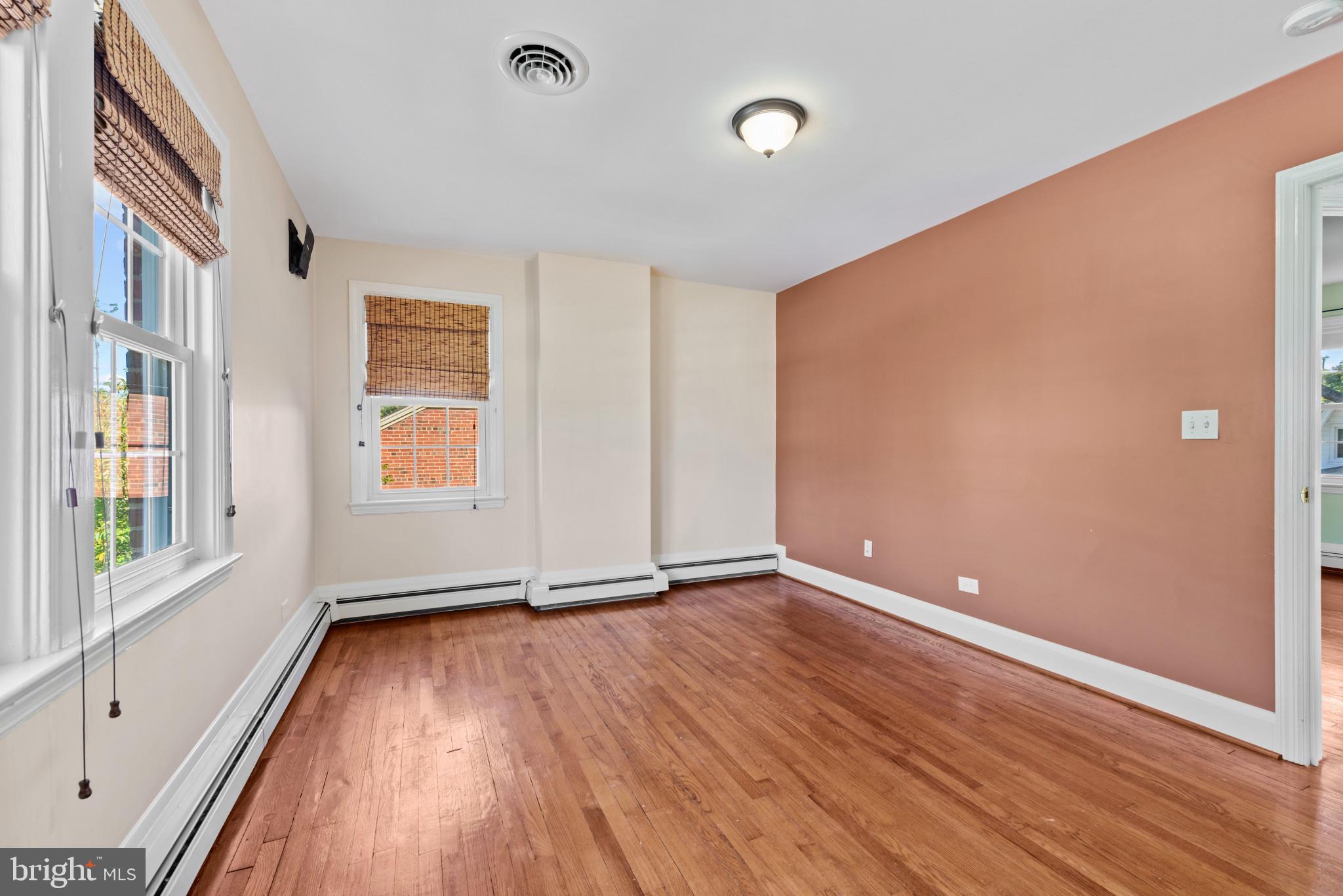 17 Cedarwood Road Baltimore, MD 21228 - Photo 23 of 40 Third bedroom