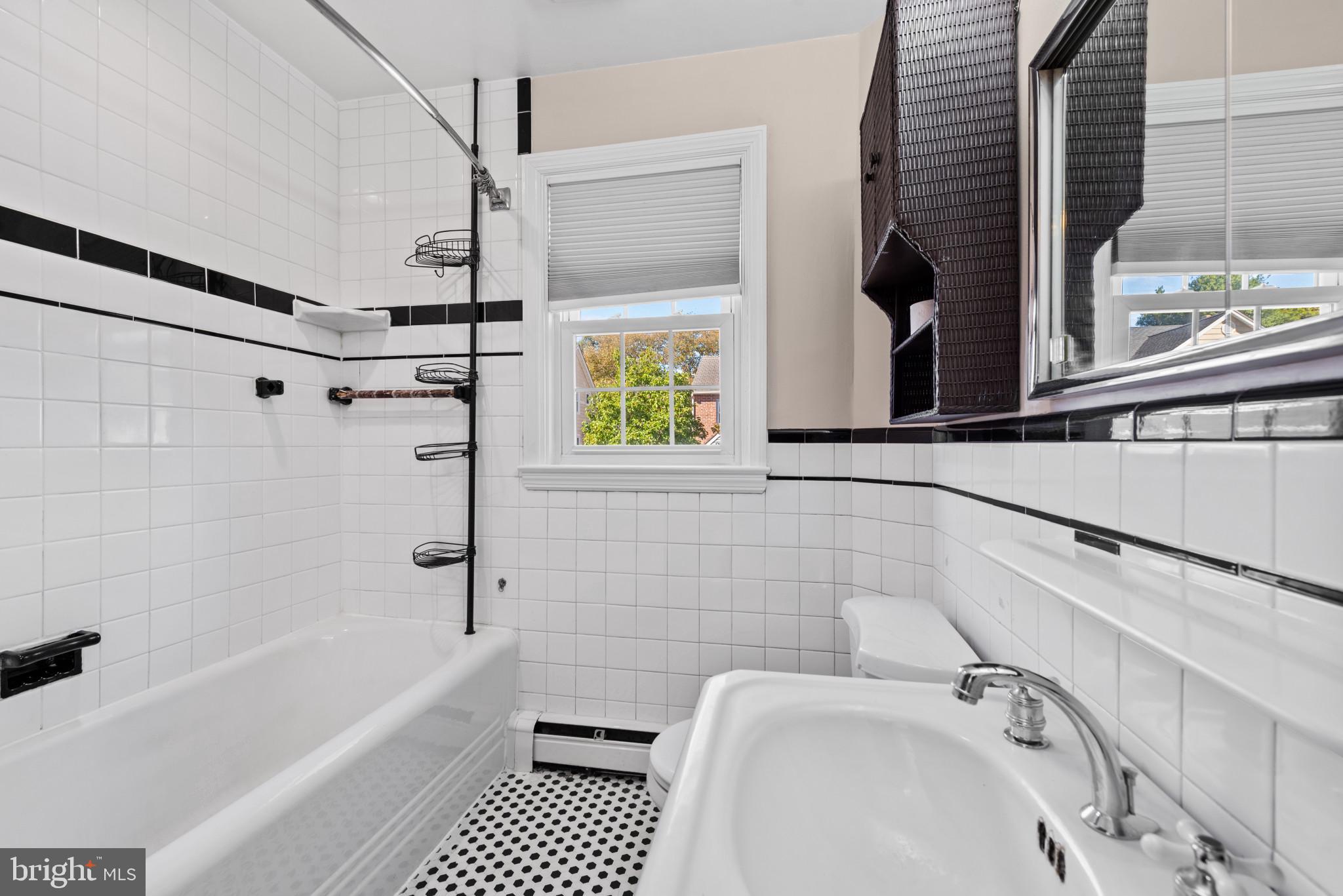 17 Cedarwood Road Baltimore, MD 21228 - Photo 25 of 40 Full bathroom upstairs
