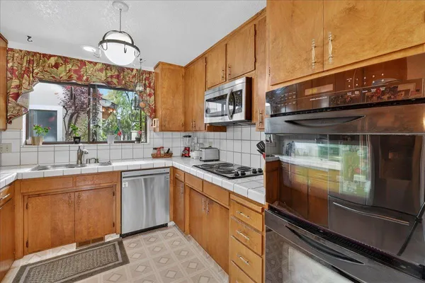 $549,800 | 290 Joes Lane, Hollister, CA 95023