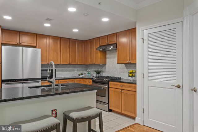 $750,000 | 5 Park Place, Unit 117, Annapolis, MD 21401