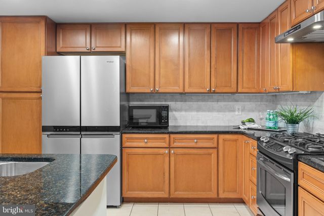 $750,000 | 5 Park Place, Unit 117, Annapolis, MD 21401