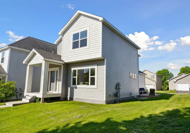 $399,900 | 2908 Mark Twain Drive, Chaska, MN 55318