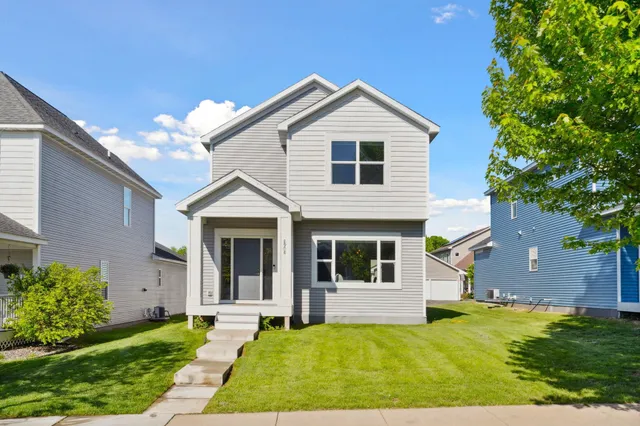 $399,900 | 2908 Mark Twain Drive, Chaska, MN 55318