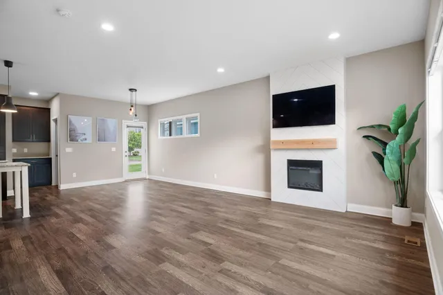 $399,900 | 2908 Mark Twain Drive, Chaska, MN 55318