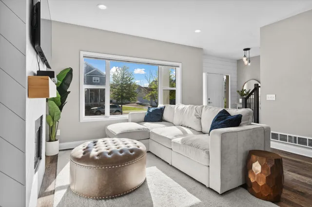 $399,900 | 2908 Mark Twain Drive, Chaska, MN 55318