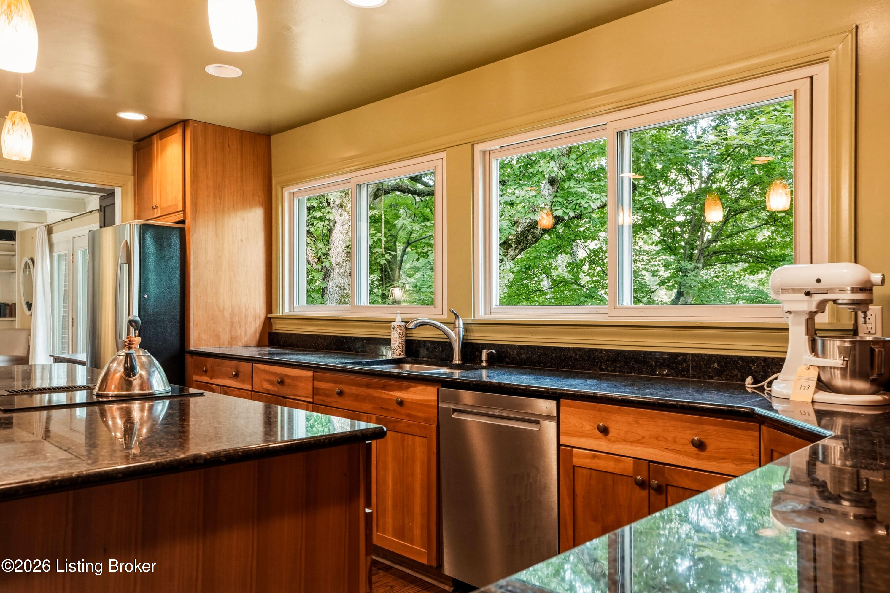5407 Apache Road Louisville, KY 40207 - Photo 18 of 50 Kitchen