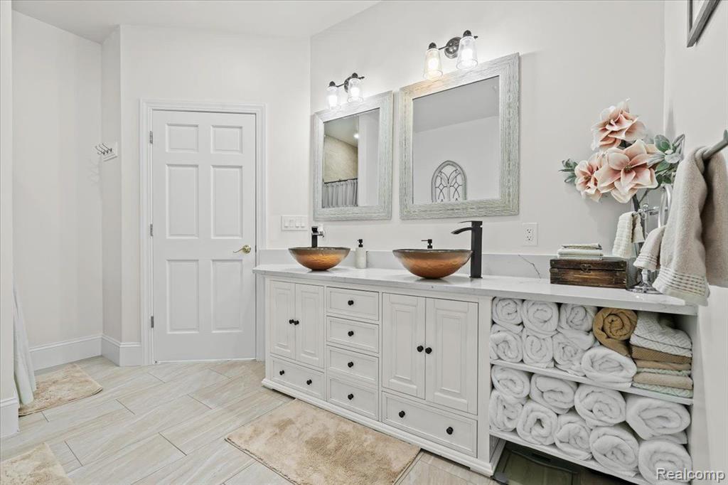 4075 Barr Road Canton, MI 48188 - Photo 26 of 52