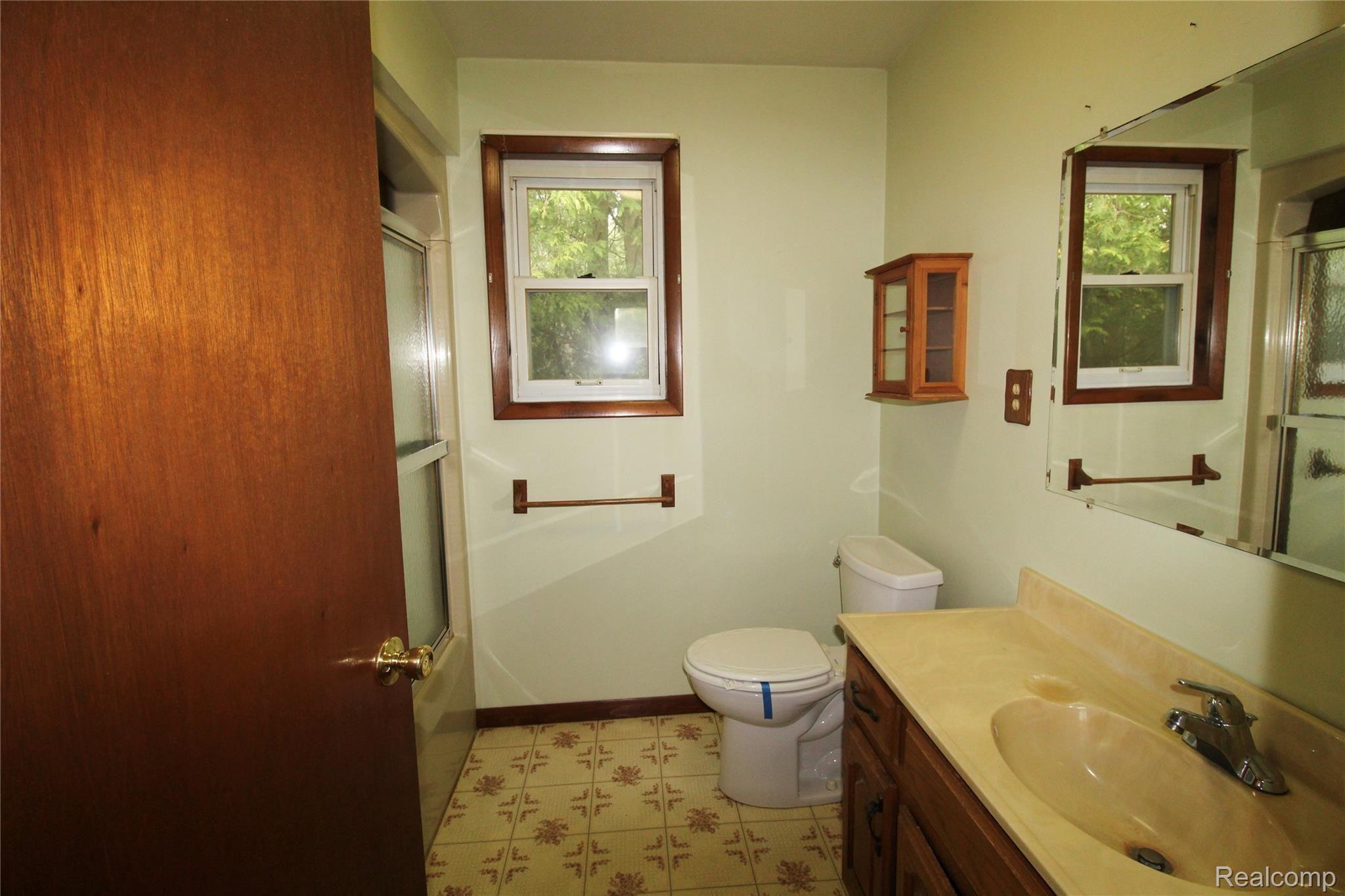 8212 Rich Road Mayville, MI 48744 - Photo 28 of 59 Upstairs Full Bath.jpg
