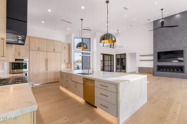 $3,975,000 | 6260 South Key Biscayne Court, Gilbert, AZ 85298