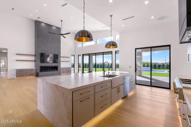 $3,975,000 | 6260 South Key Biscayne Court, Gilbert, AZ 85298