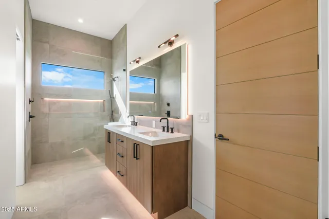 $3,975,000 | 6260 South Key Biscayne Court, Gilbert, AZ 85298