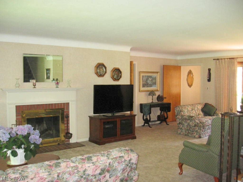 1588 Clubside Road Lyndhurst, OH 44124 - Photo 10 of 22