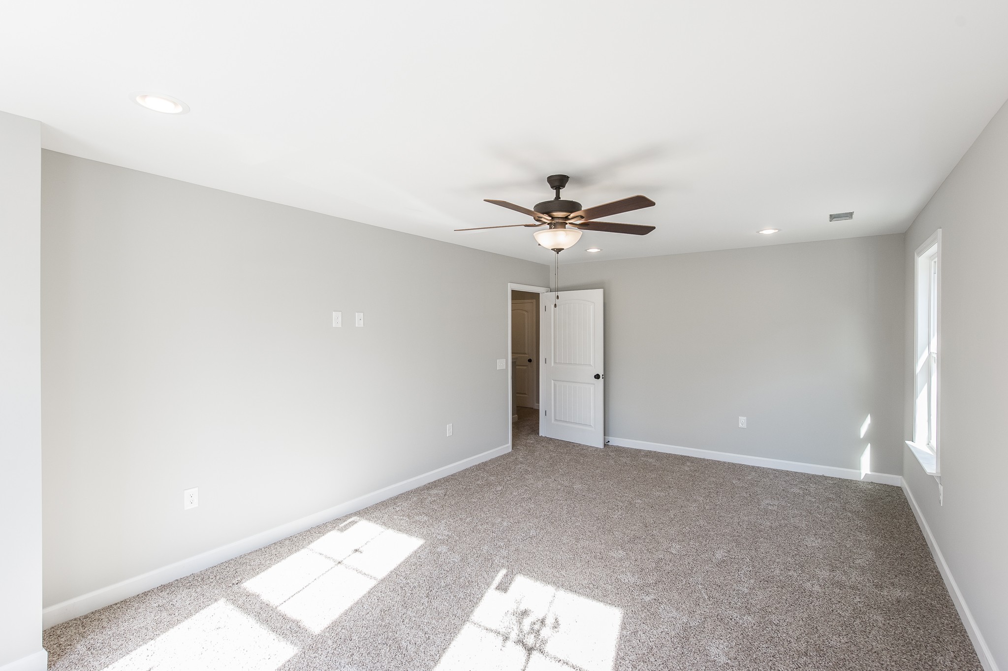 815 West Spring Street Lebanon, TN 37087 - Photo 23 of 32 a view of an empty room with a window