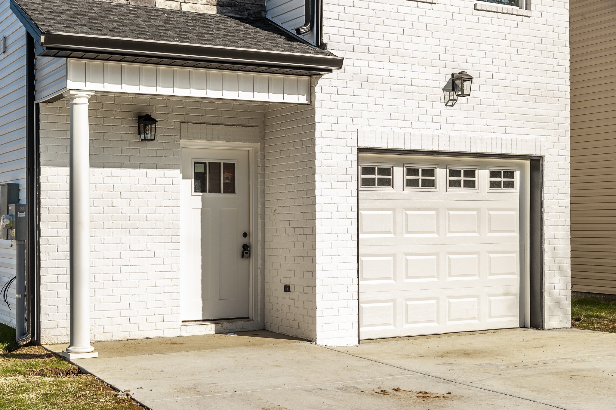 815 West Spring Street Lebanon, TN 37087 - Photo 3 of 32 a view of a entryway of the house