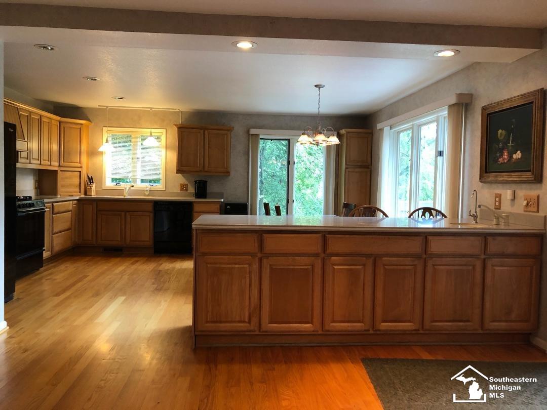 6729 Douglas Road Lambertville, MI 48144 - Photo 15 of 23 31388335-14.JPG