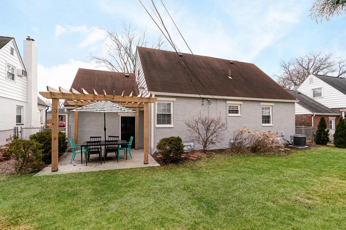 2048 Jervis Road Columbus, OH 43221 - Photo 23 of 34 Patio