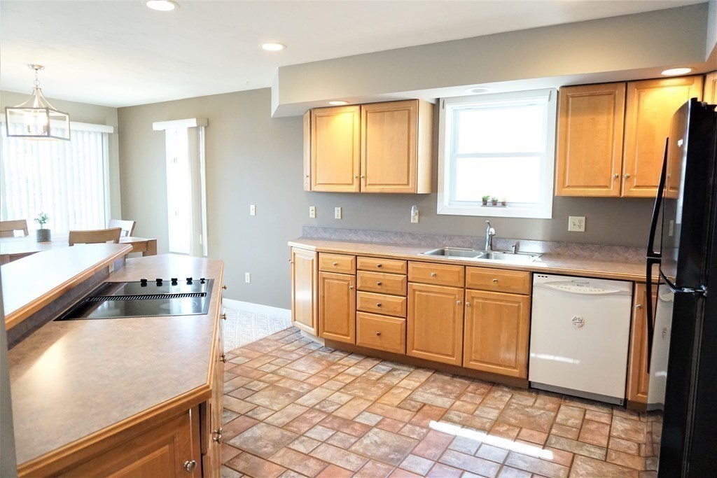 23 West Sutton Road Sutton, MA 01590 - Photo 11 of 36 Gallery Image 11