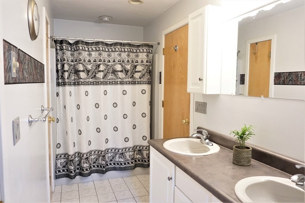 23 West Sutton Road Sutton, MA 01590 - Photo 17 of 36 Gallery Image 17