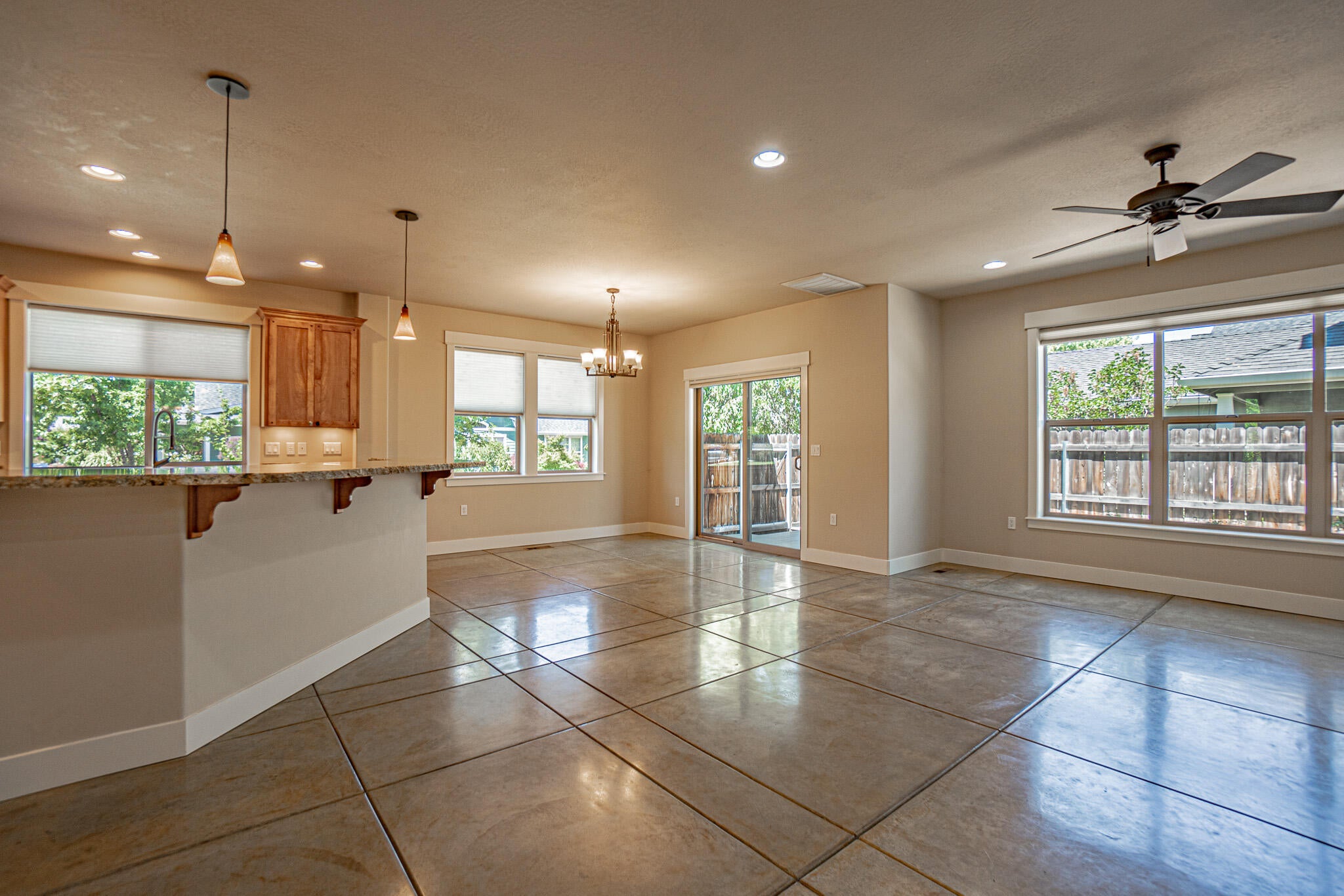 1101 Lithia Way Talent, OR 97540 - Photo 12 of 68 DSC02259-HDR