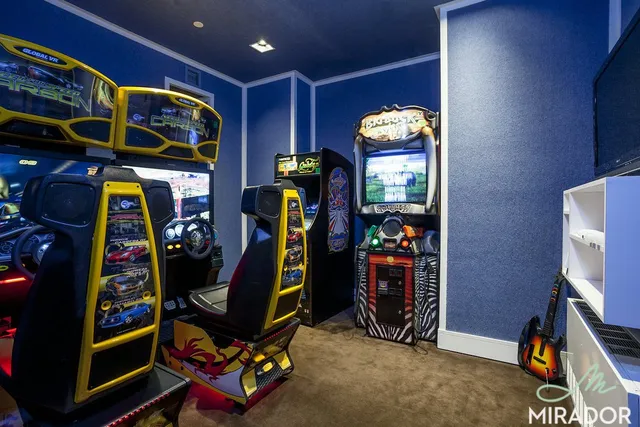 a picture of a very nice looking room