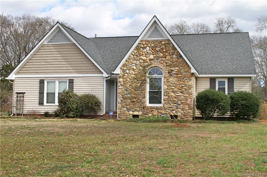 1135 Lawrence Road Clover, SC 29710 - Photo 1 of 46 Gallery Image 1
