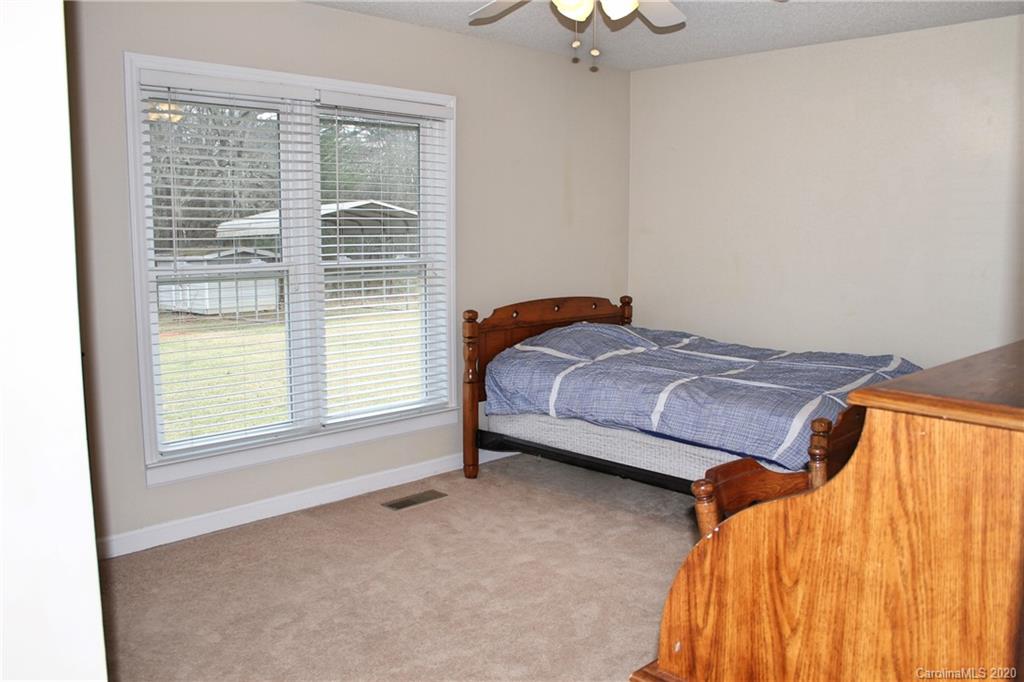 1135 Lawrence Road Clover, SC 29710 - Photo 21 of 46 Gallery Image 21