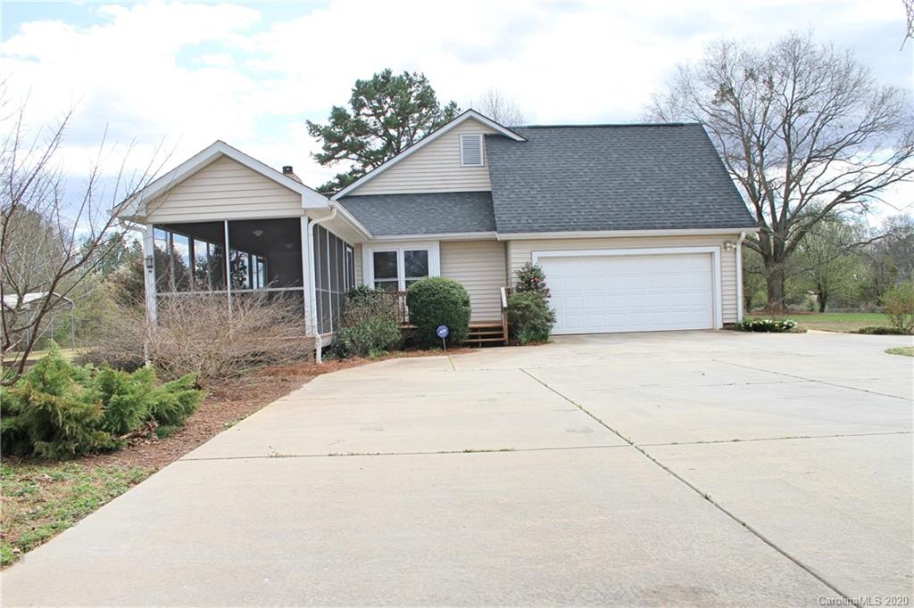 1135 Lawrence Road Clover, SC 29710 - Photo 38 of 46 Gallery Image 38