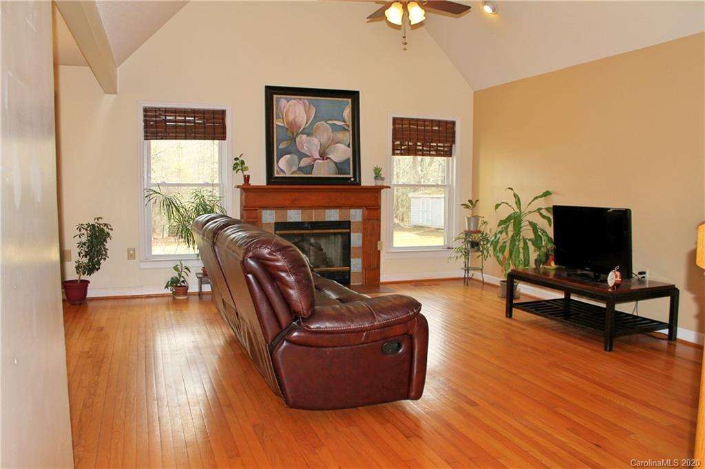 1135 Lawrence Road Clover, SC 29710 - Photo 10 of 46 Gallery Image 10