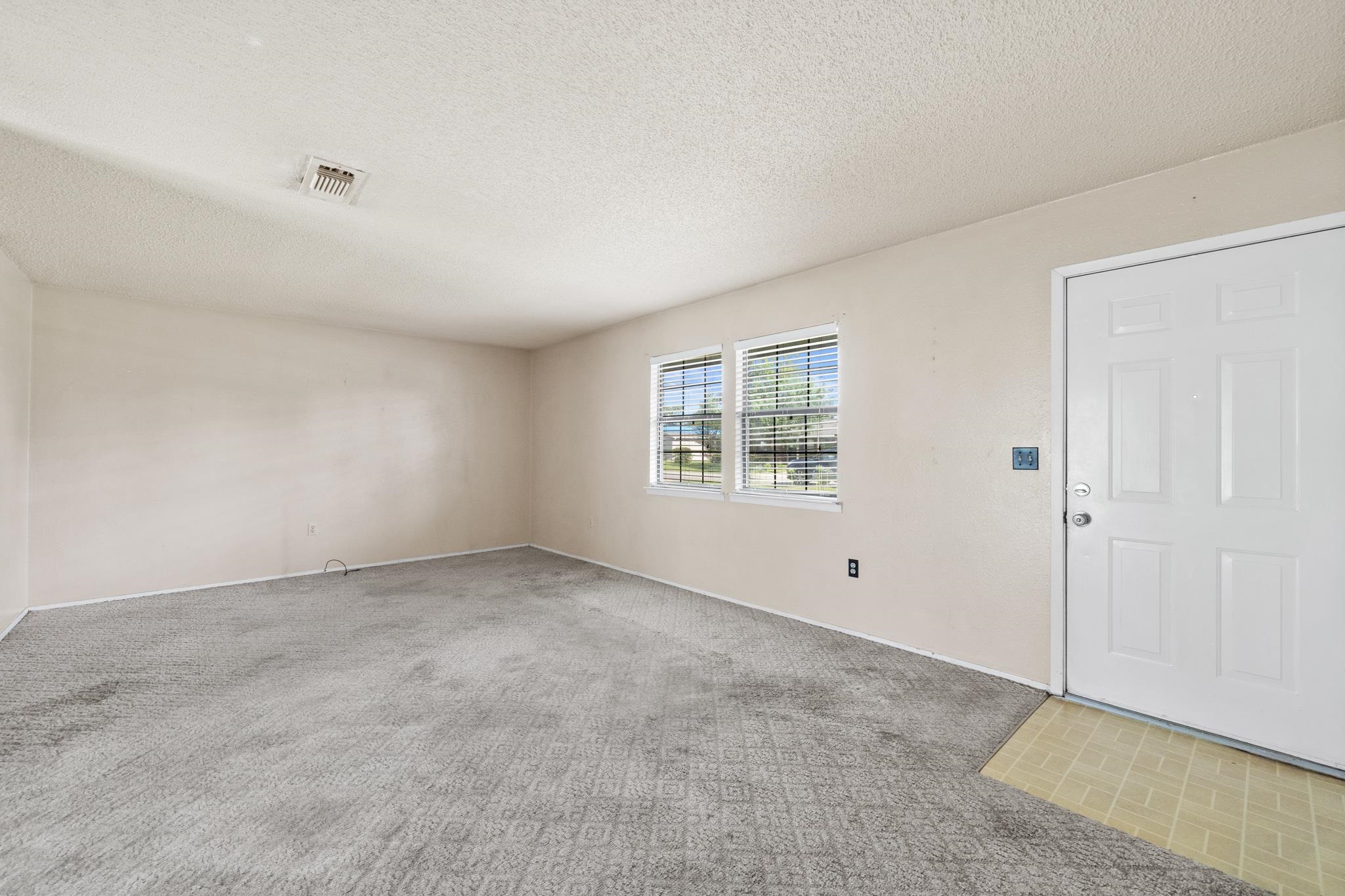 505 Linda Court Foley, AL 36535 - Photo 3 of 17