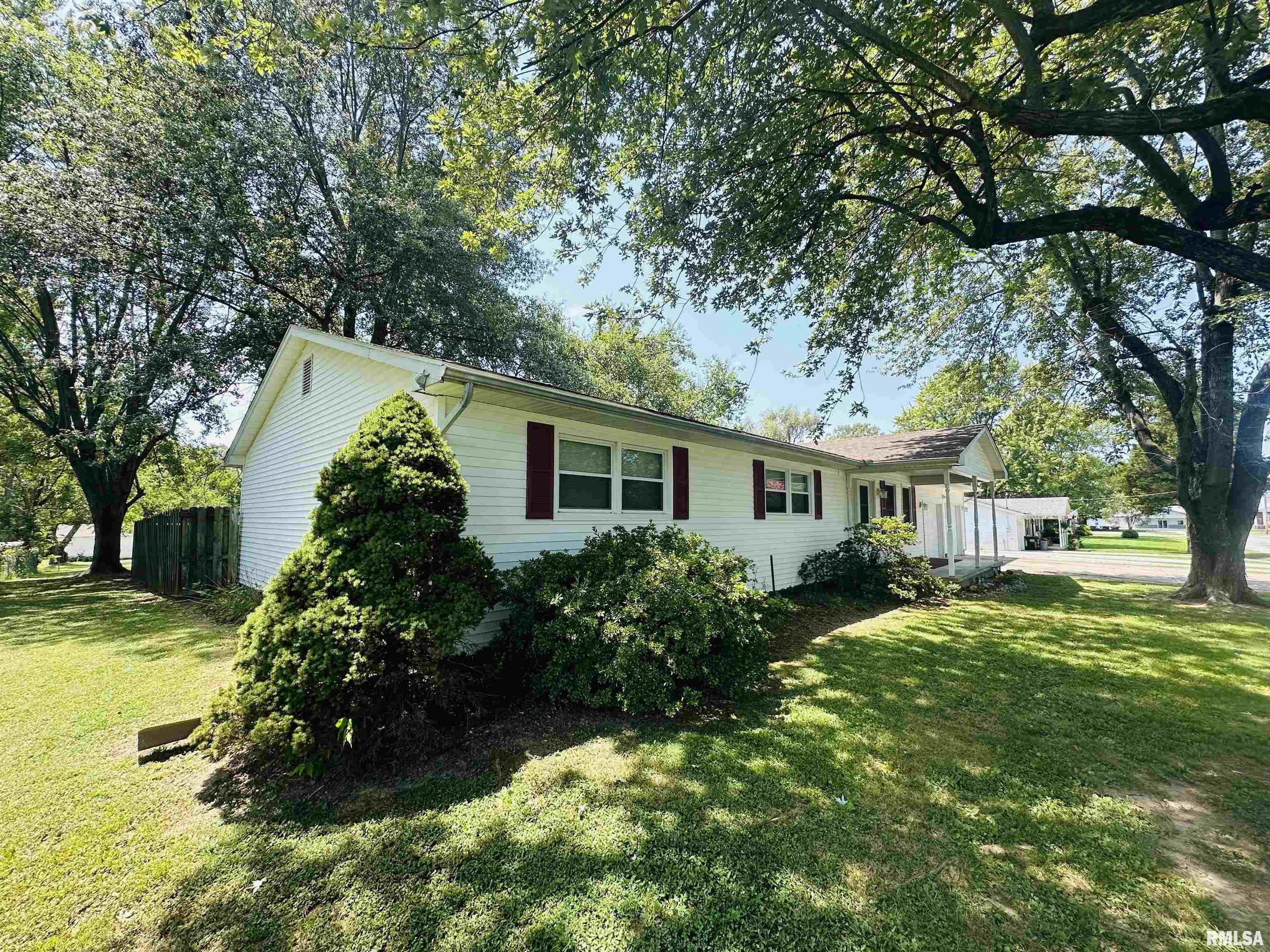 80 Gibbons Road Harrisburg, IL 62946 - Photo 2 of 28