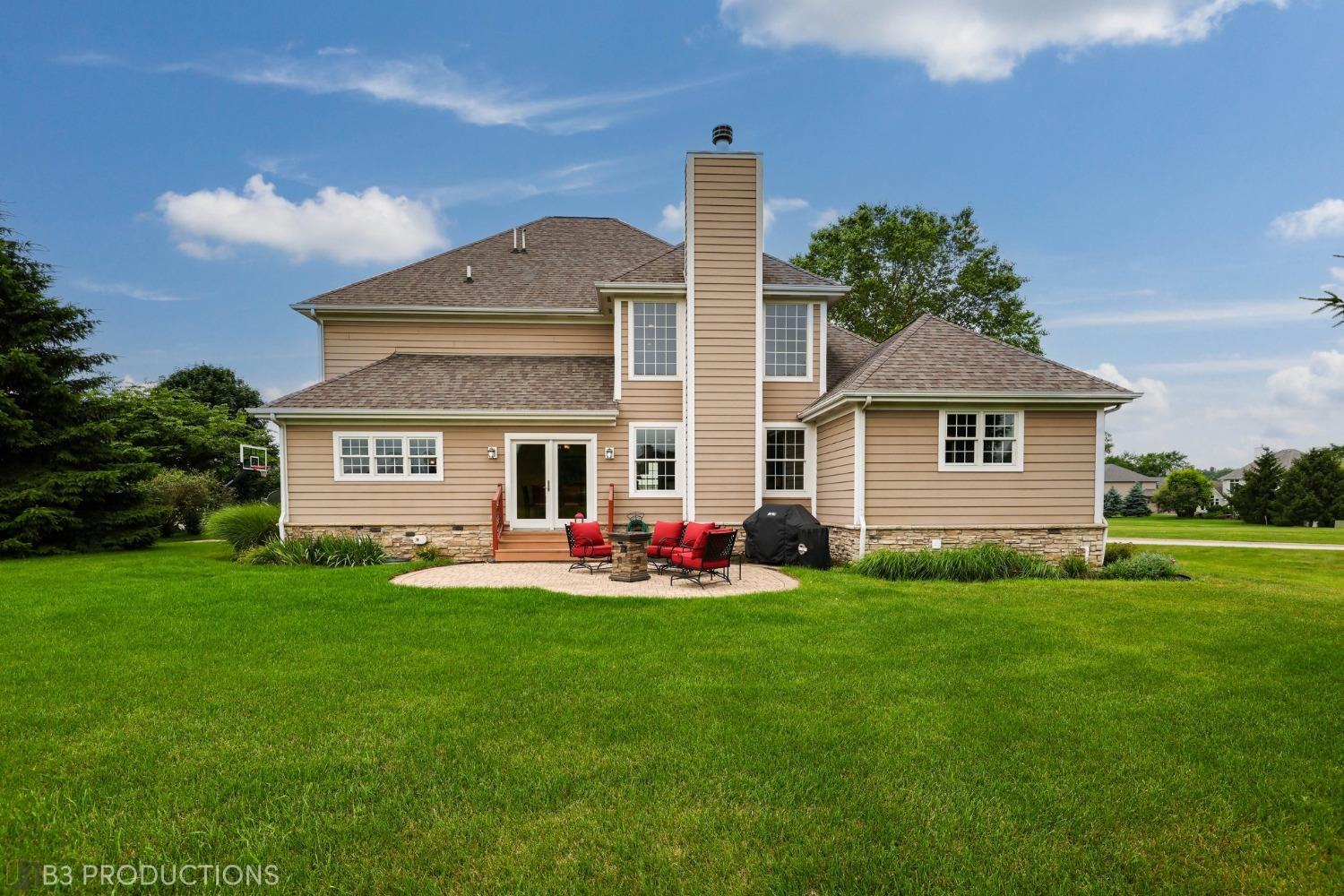 1825 Bramble Trace Chesterton, IN 46304 - Photo 29 of 30 a front view of a house with a yard