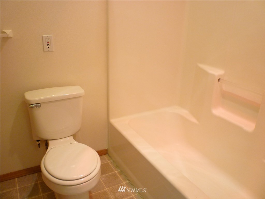 5027 Samish Way Bellingham, WA 98229 - Photo 12 of 24 Gallery Image 12