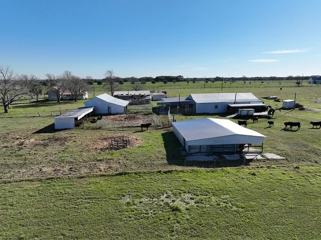 $4,700,000 | 1440 FM 2434, Weimar, TX 78962