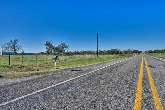 $4,700,000 | 1440 FM 2434, Weimar, TX 78962