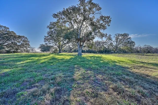$4,700,000 | 1440 FM 2434, Weimar, TX 78962
