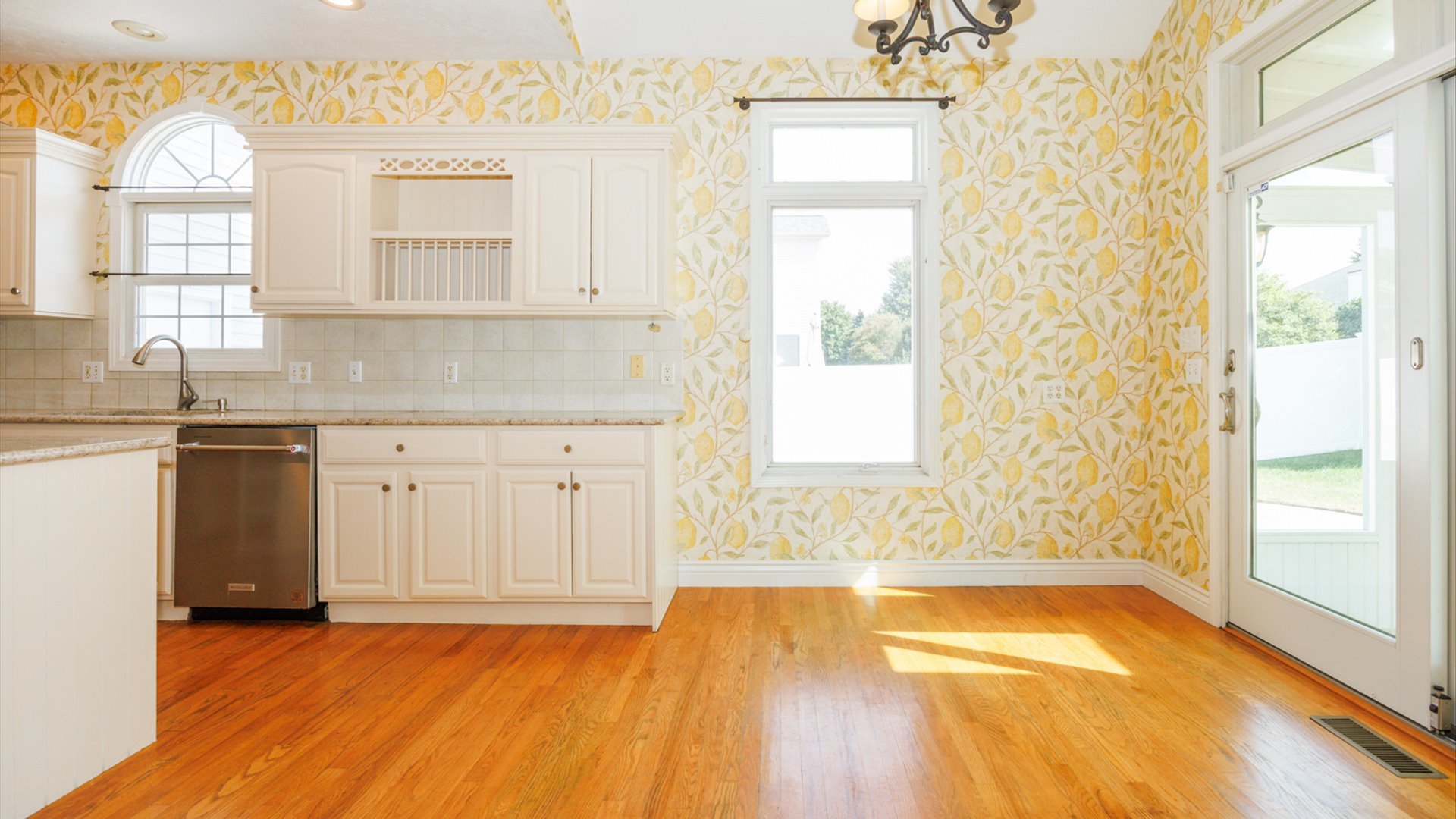 2509 Kara Crossing Bloomington, IL 61704 - Photo 17 of 74