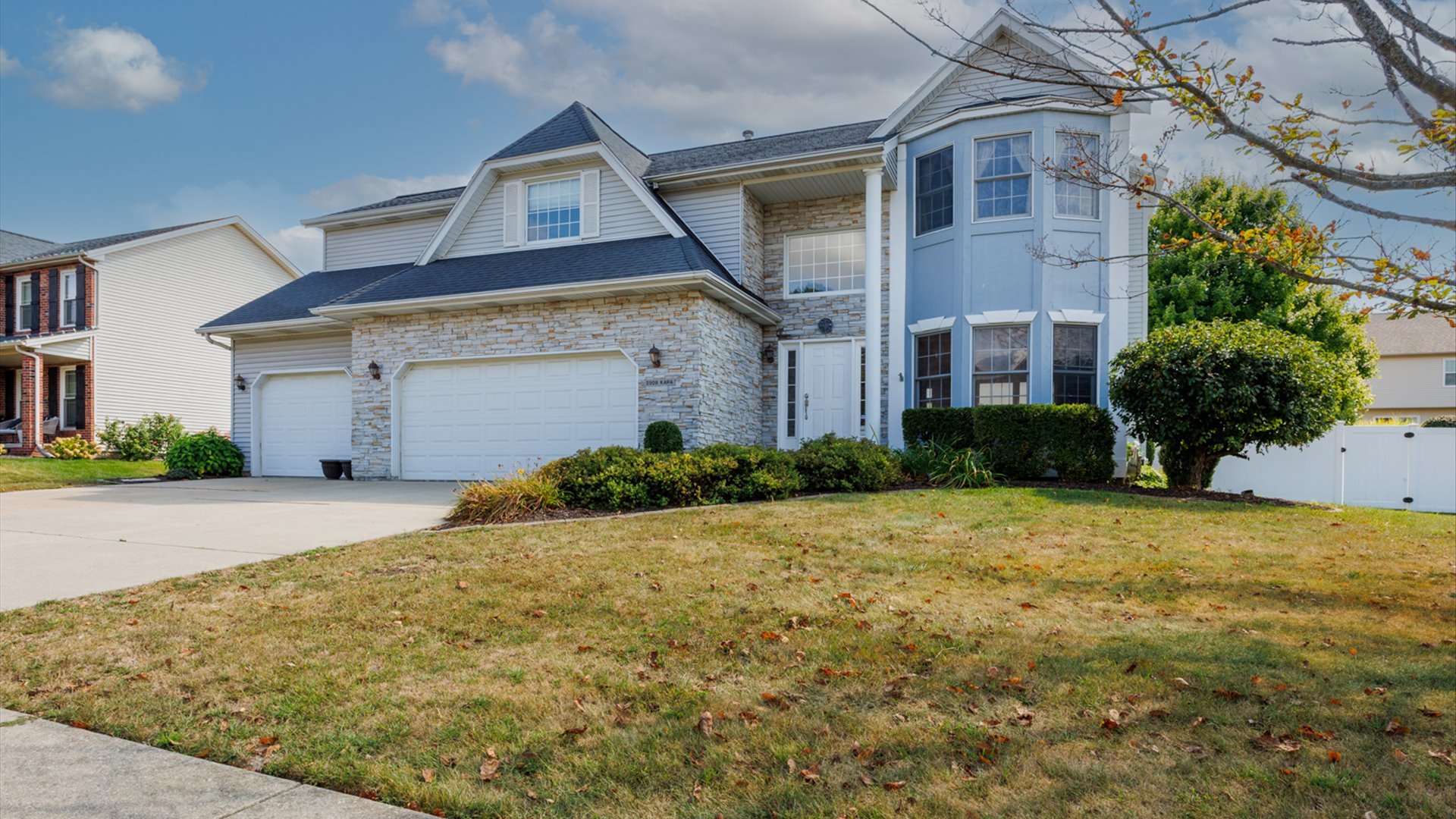 2509 Kara Crossing Bloomington, IL 61704 - Photo 2 of 74