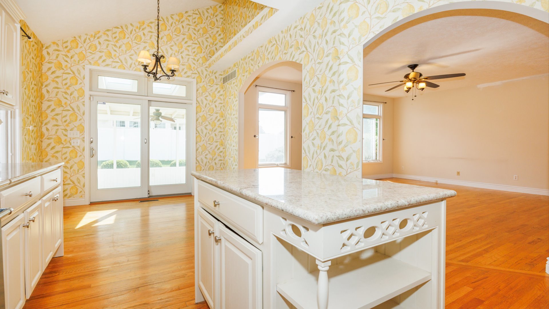 2509 Kara Crossing Bloomington, IL 61704 - Photo 25 of 74