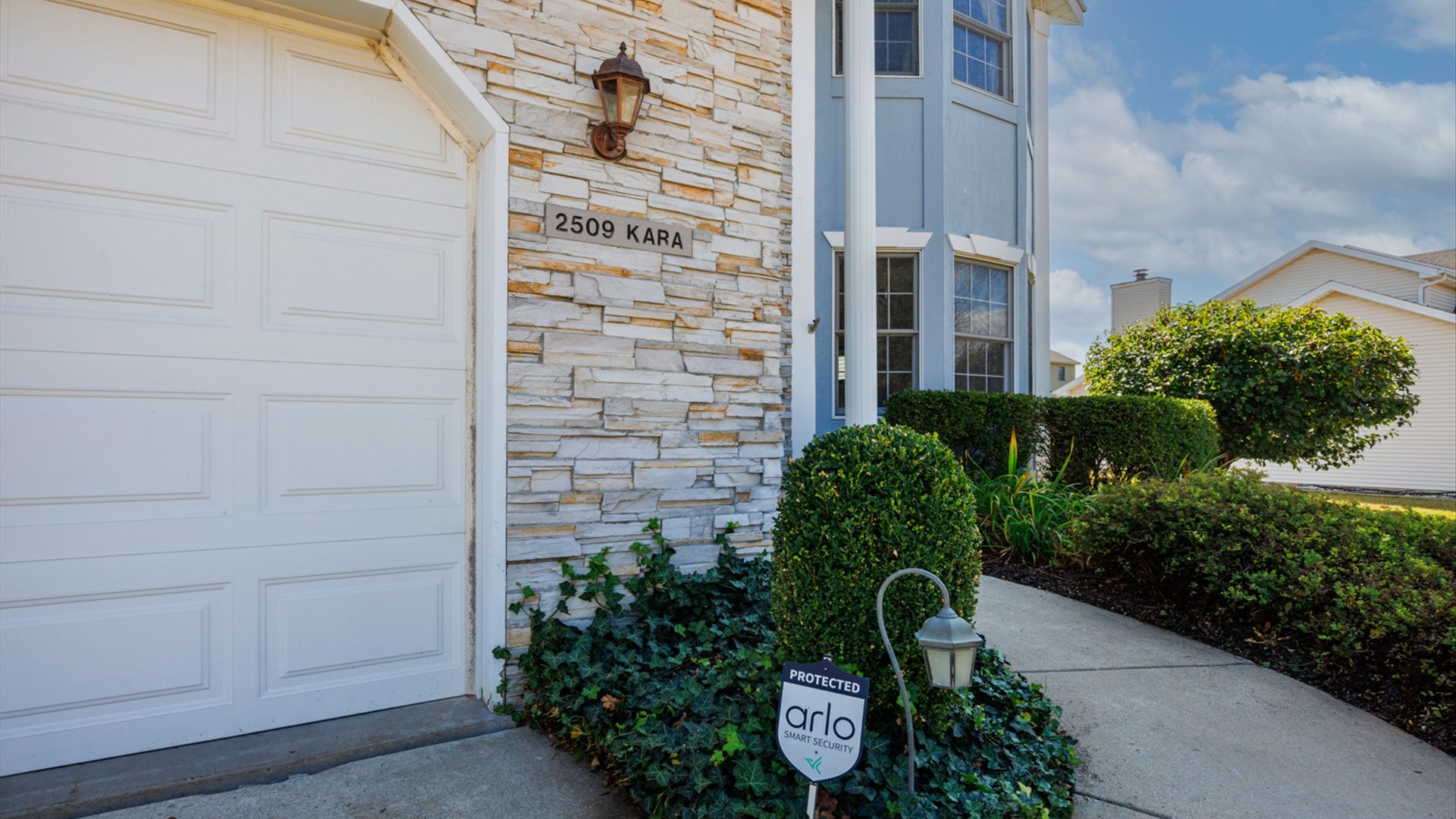 2509 Kara Crossing Bloomington, IL 61704 - Photo 3 of 74