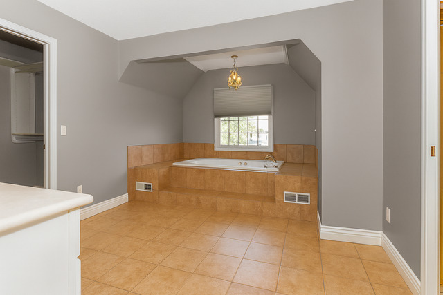 2509 Kara Crossing Bloomington, IL 61704 - Photo 36 of 74