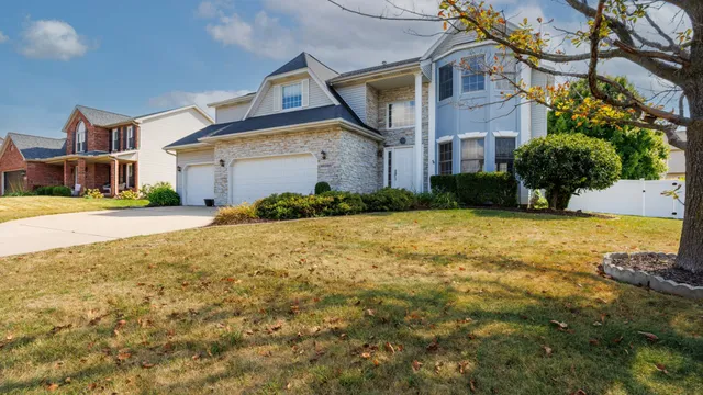 $399,000 | 2509 Kara Crossing, Bloomington, IL 61704